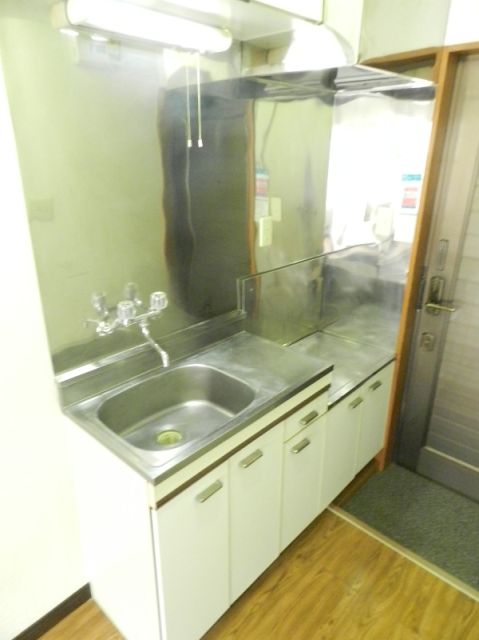 Kitchen. IH stove of use kitchen