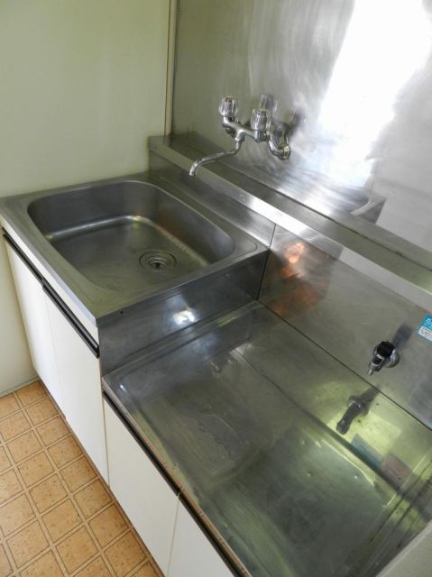 Kitchen. Gas stove installation Allowed