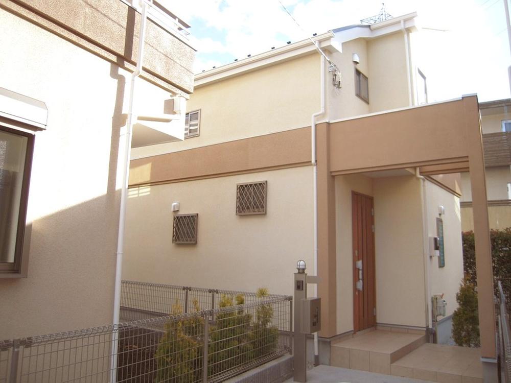 Local appearance photo. Local (12 May 2013) Shooting