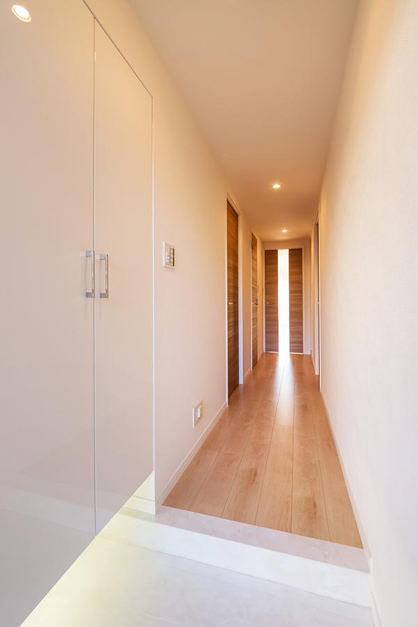 Entrance. There are also storage space in the entrance