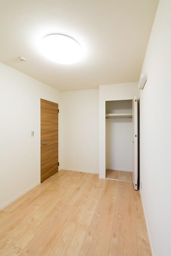 Non-living room. Western-style 1