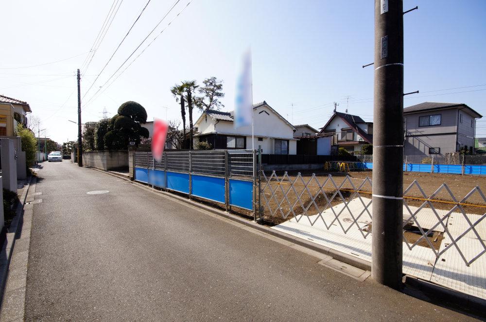 Local photos, including front road. 3 minutes is a condition that does not come out quite to the station