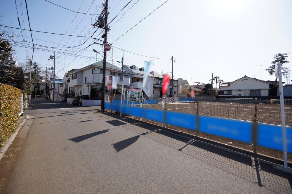 Local photos, including front road. Shooting came the road from the northwest side