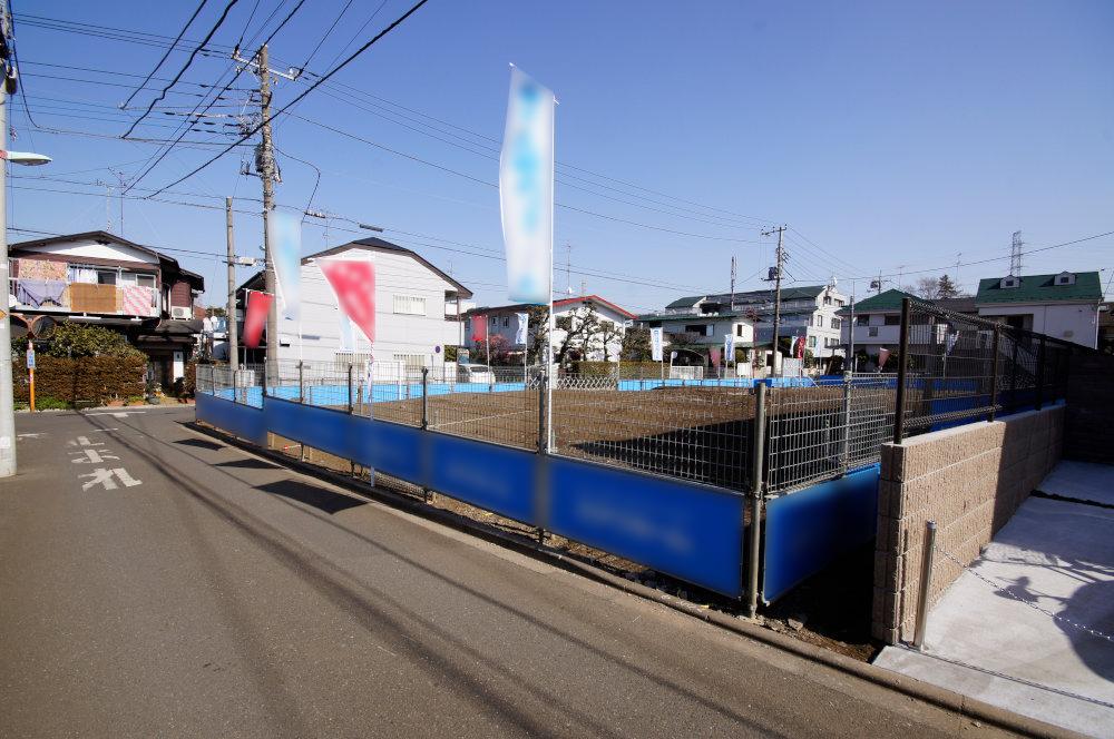 Local photos, including front road. Shoot the west road from the southwest side
