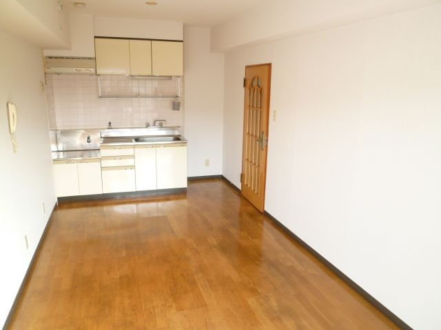 Living and room. Dining independent of each room.