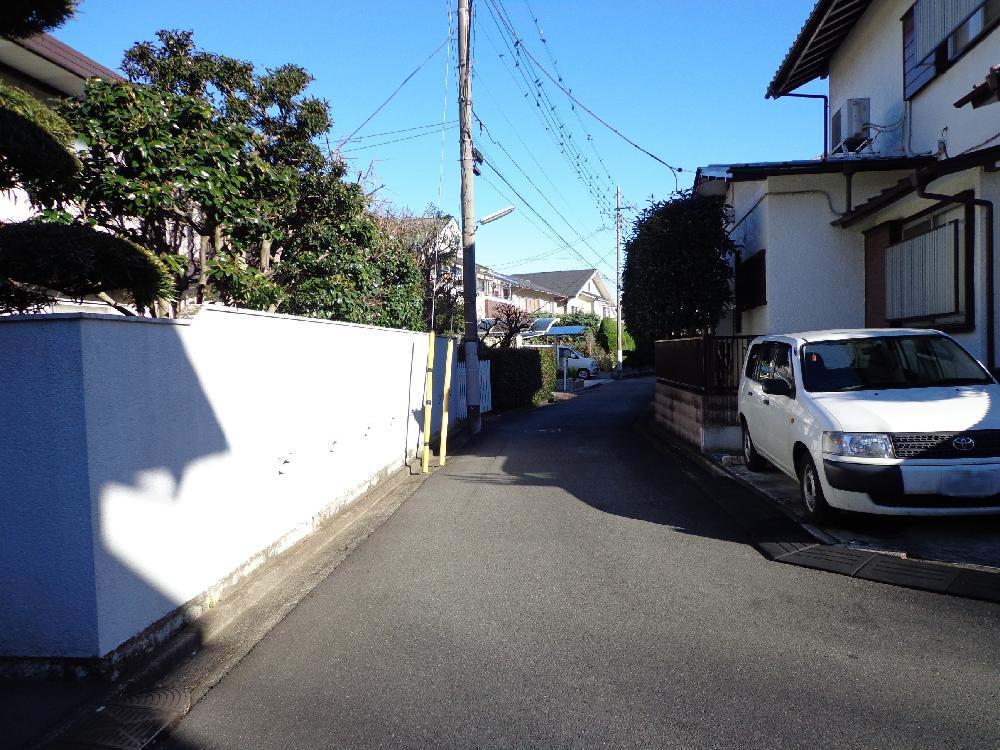 Local photos, including front road. Front road (December 2013) Shooting