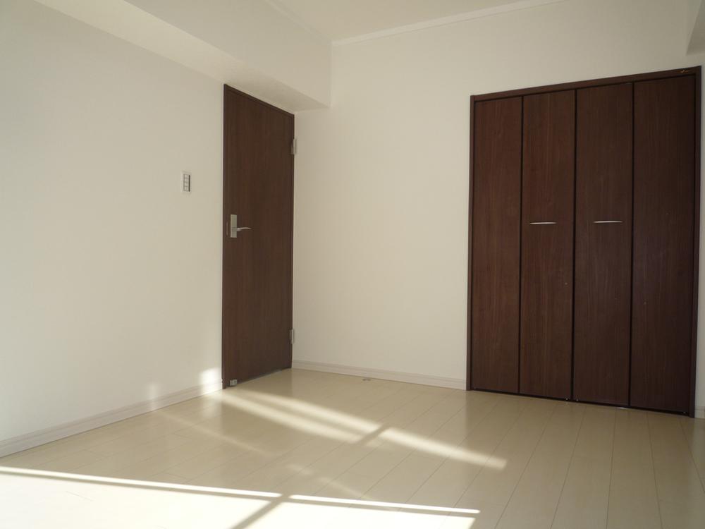 Non-living room. Indoor (11 May 2013) Shooting