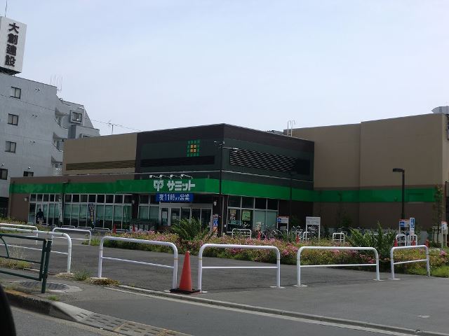 Supermarket. 845m until the Summit store Kamirenjaku store (Super)