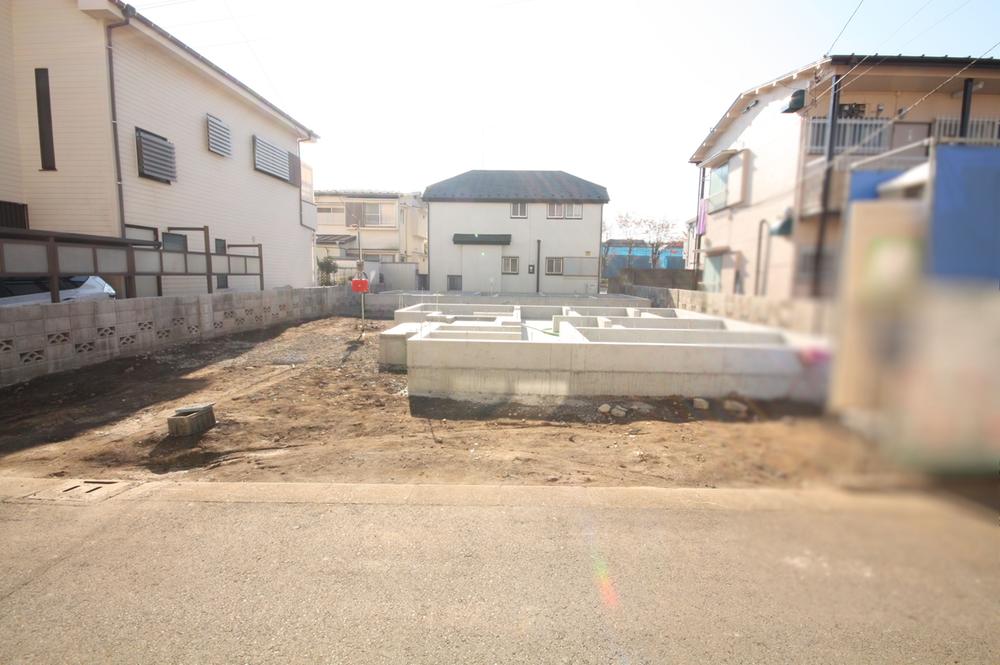 Local appearance photo. Local (12 May 2013) Shooting