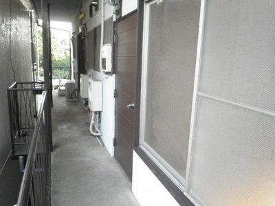 Other common areas. Second floor shared passage