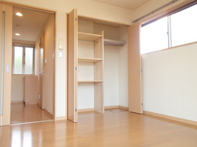 Living and room. Corner room two-sided lighting a bright room ☆