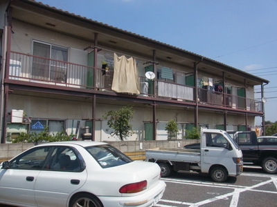 Building appearance. B FLET'S Hikari correspondence