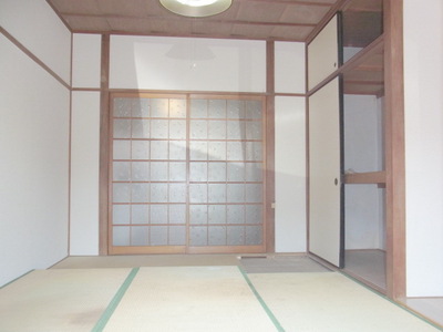 Living and room. And tatami new goods exchange