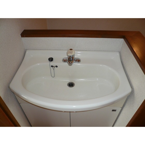 Other room space. Wash basin