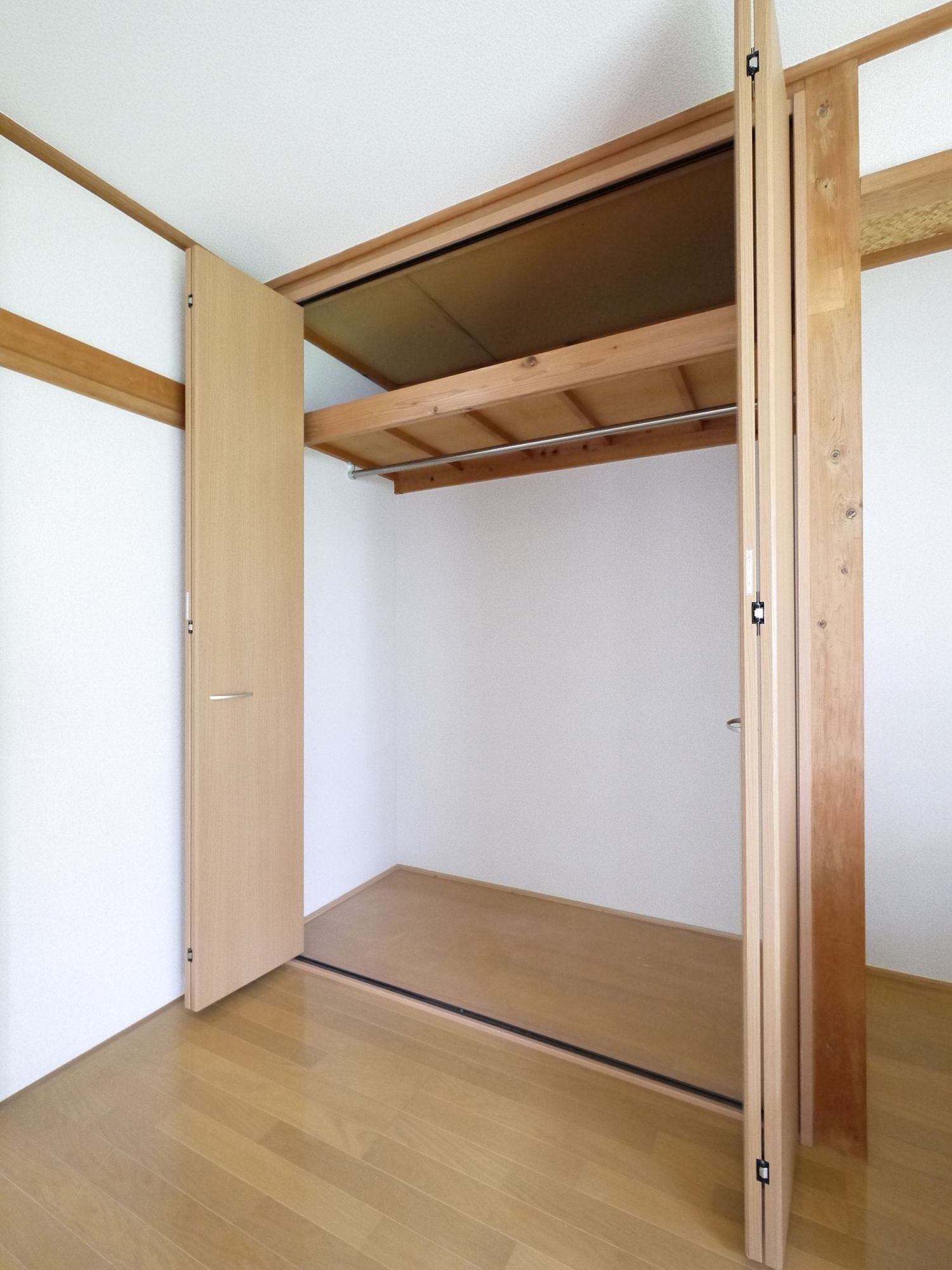 Receipt. ☆ Large closet ☆