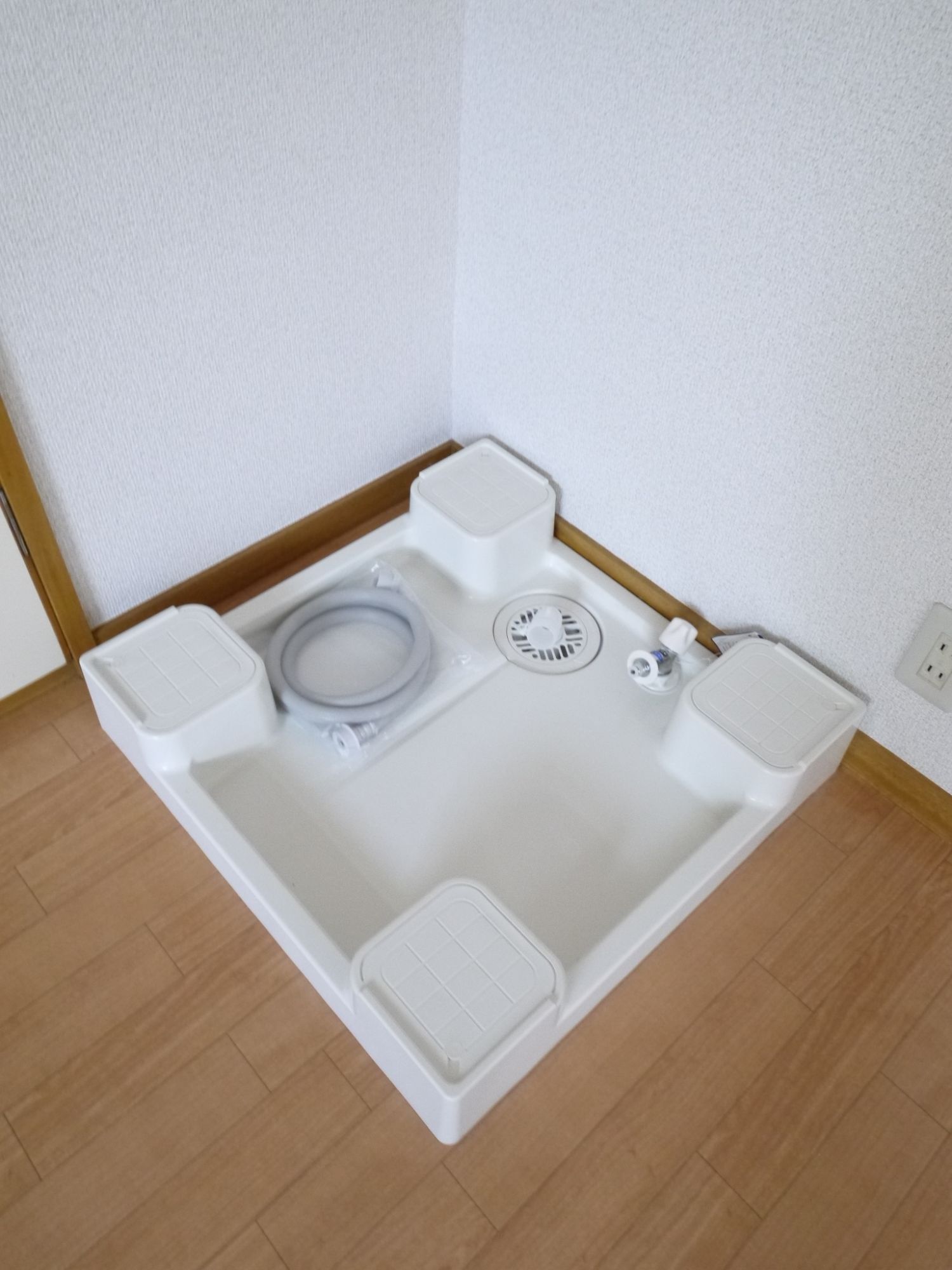Other Equipment. ☆ this time, It established the Indoor Laundry Area ☆