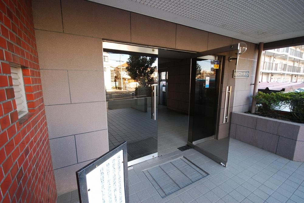 Entrance. Common areas