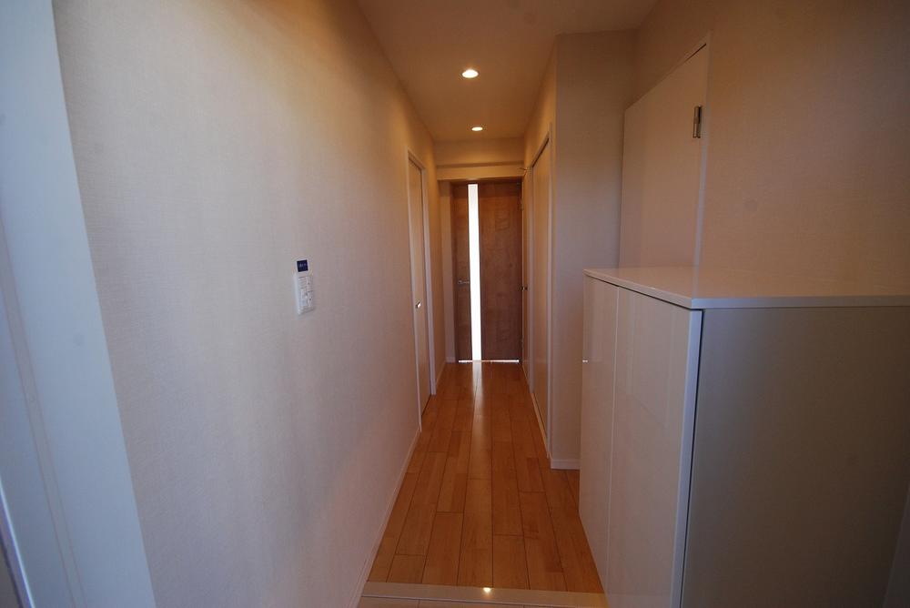 Entrance. Local (12 May 2013) Shooting