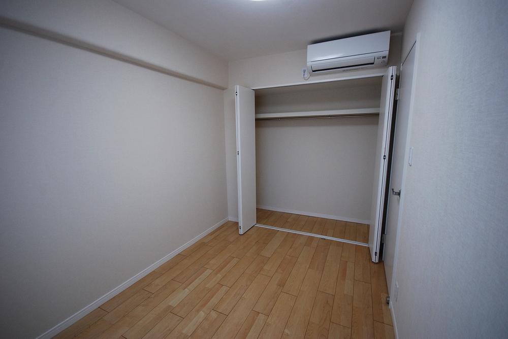 Non-living room. Indoor (12 May 2013) Shooting