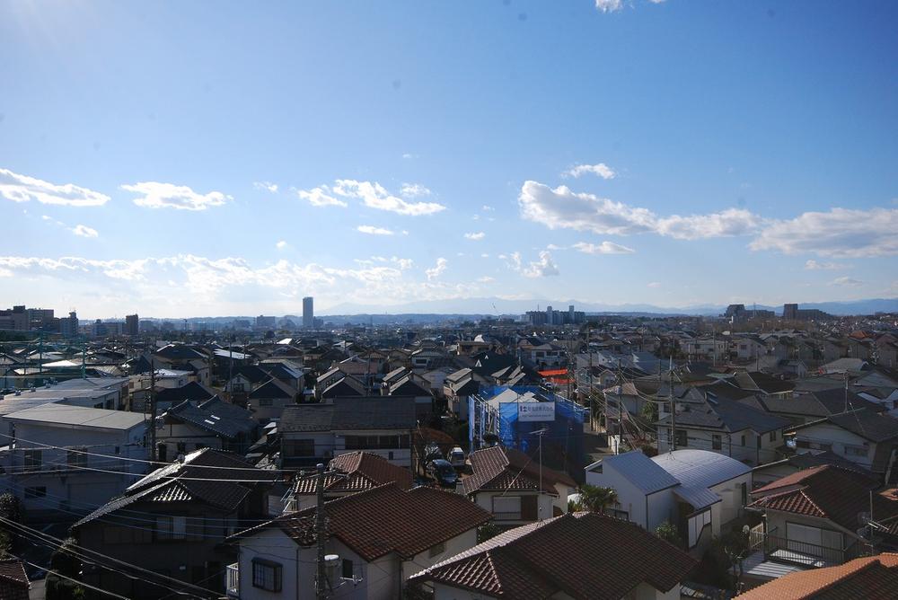 View photos from the dwelling unit. View from the site (December 2013) Shooting