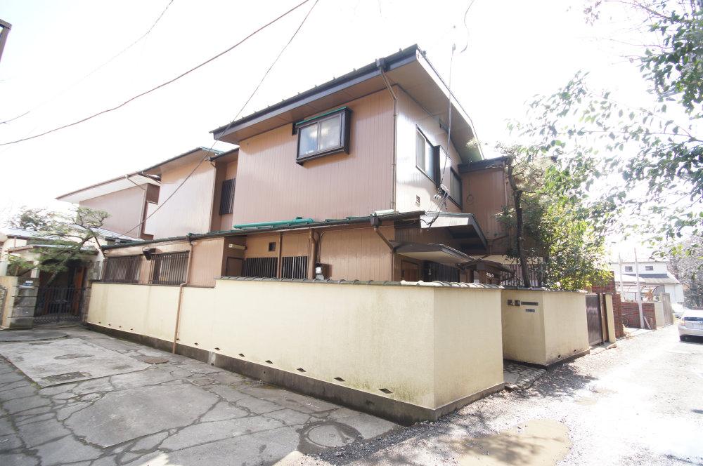 Local land photo. Because it is a site where there is a margin of land area 51.72 square meters it is also fun to think about the floor plan.