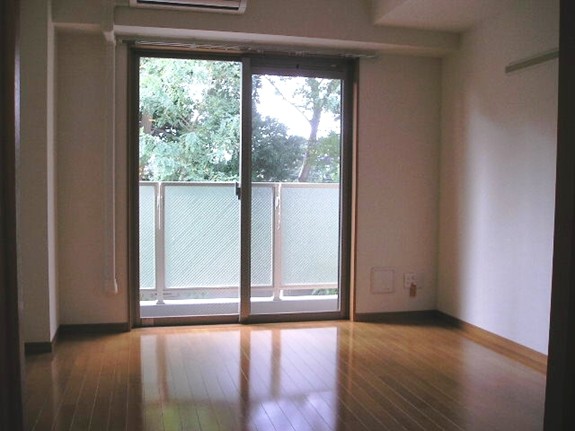 Living and room. Rent 3000 yen down