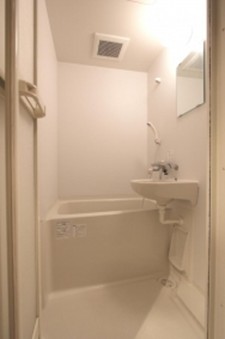 Bath. Rent 3000 yen down