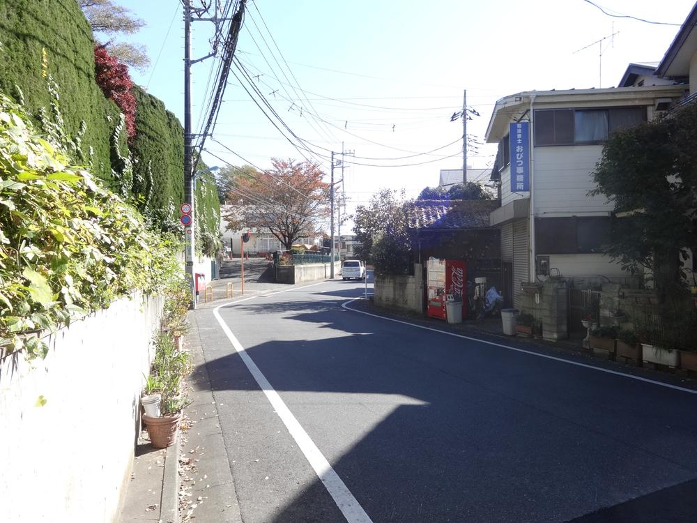 Local photos, including front road. Local (11 May 2013) Shooting