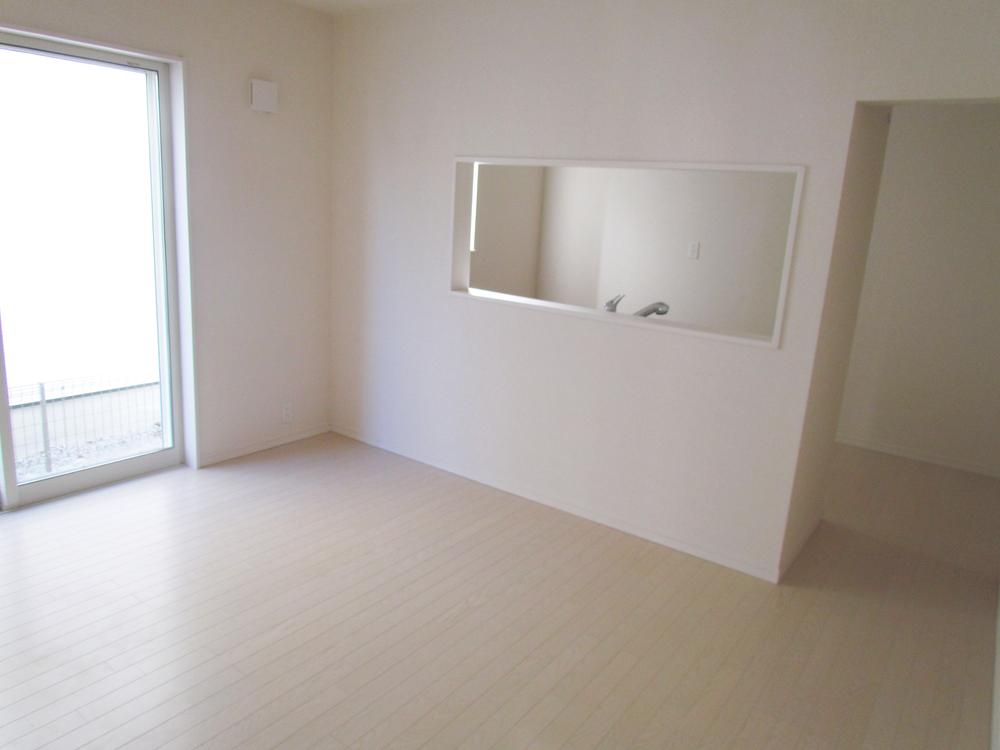 Same specifications photos (living). Same specifications