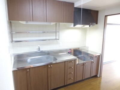 Kitchen. Kitchen 2-neck installation Allowed