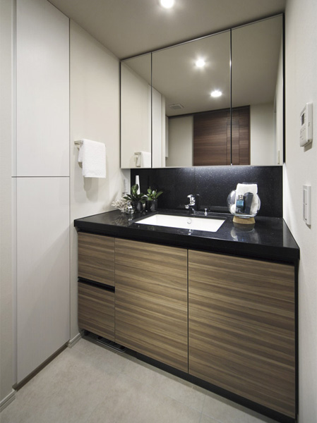 Bathing-wash room.  [Bathroom vanity] Easy to pottery made under bowl of Ya sharp design and care, Vanity was employed as a convenient single lever mixing faucet to wash the bowl and pull out the nozzle. (Model Room A1 type ・ Menu plan ※ Free of charge ・ Application deadline Yes / Some including paid option)