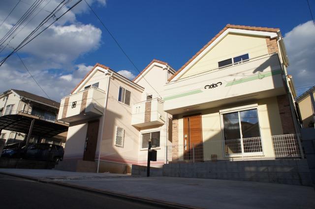 Local appearance photo. The appearance of the Southern Europe Provencal with Hiroshi tile