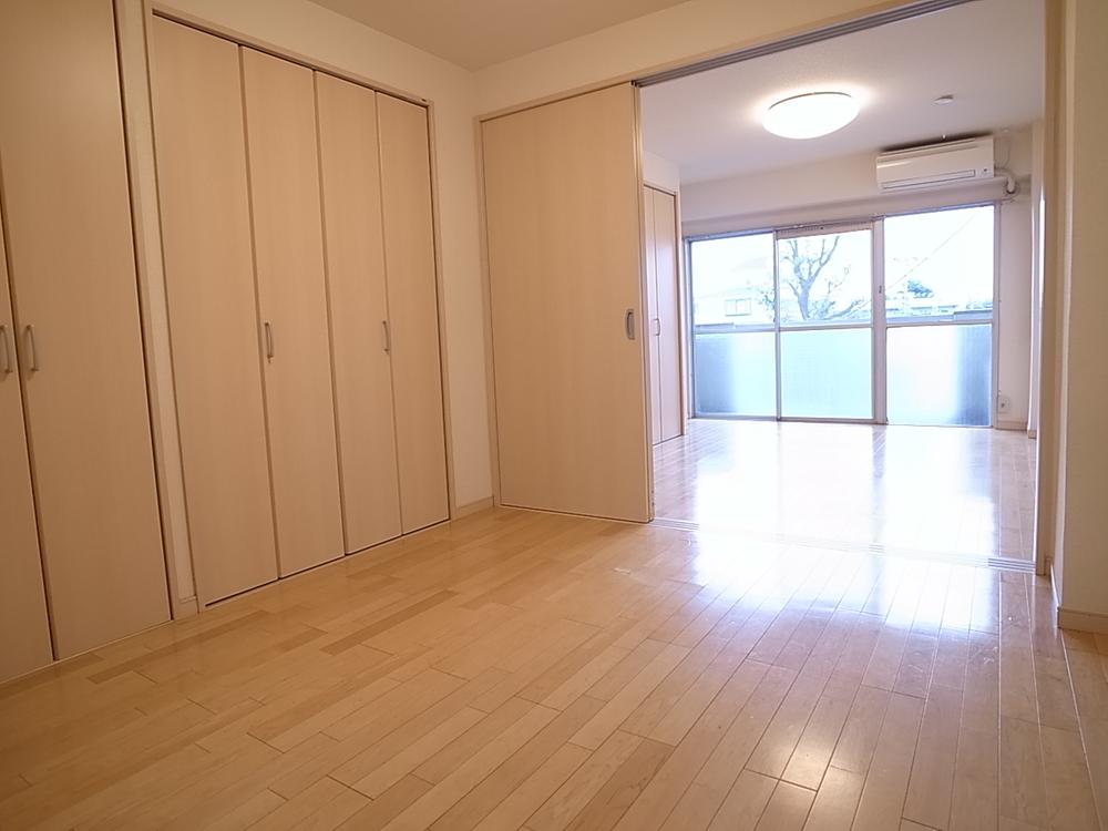 Living. Indoor (11 May 2013) Shooting