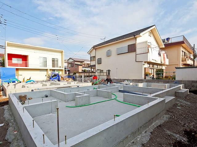 Local appearance photo. Local (12 May 2013) Shooting