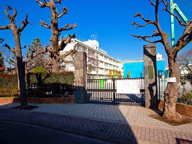 Primary school. Until the school Mitaka Municipal second elementary school or tried to 985m