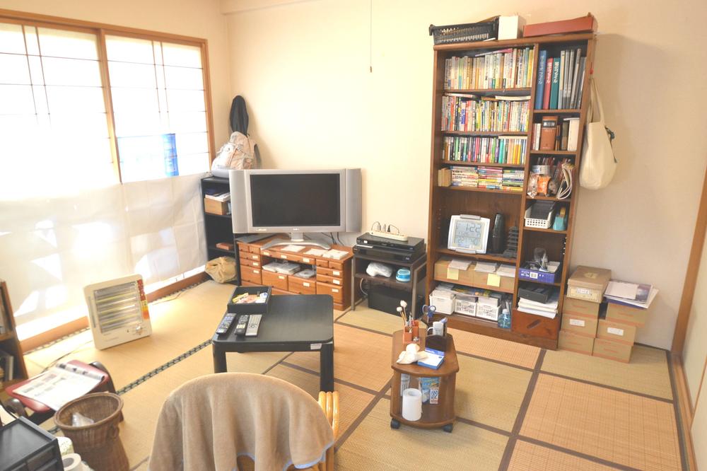 Non-living room. Indoor (11 May 2013) Shooting