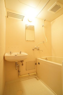 Bath. Happy bus toilet by ☆