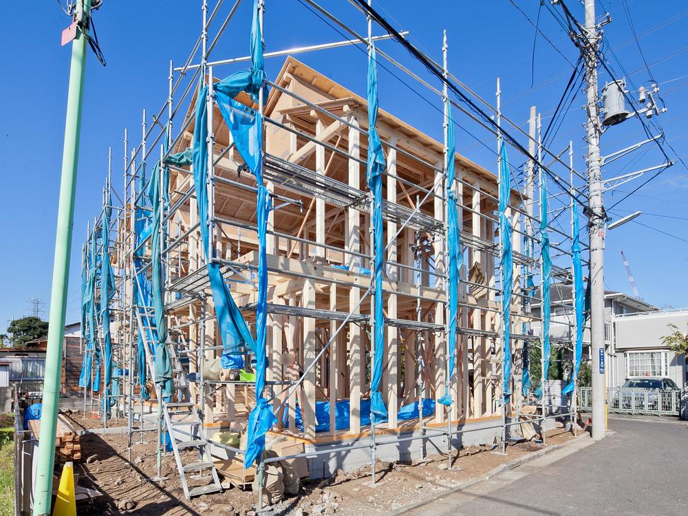 Local appearance photo. Local (11 May 2013) Shooting