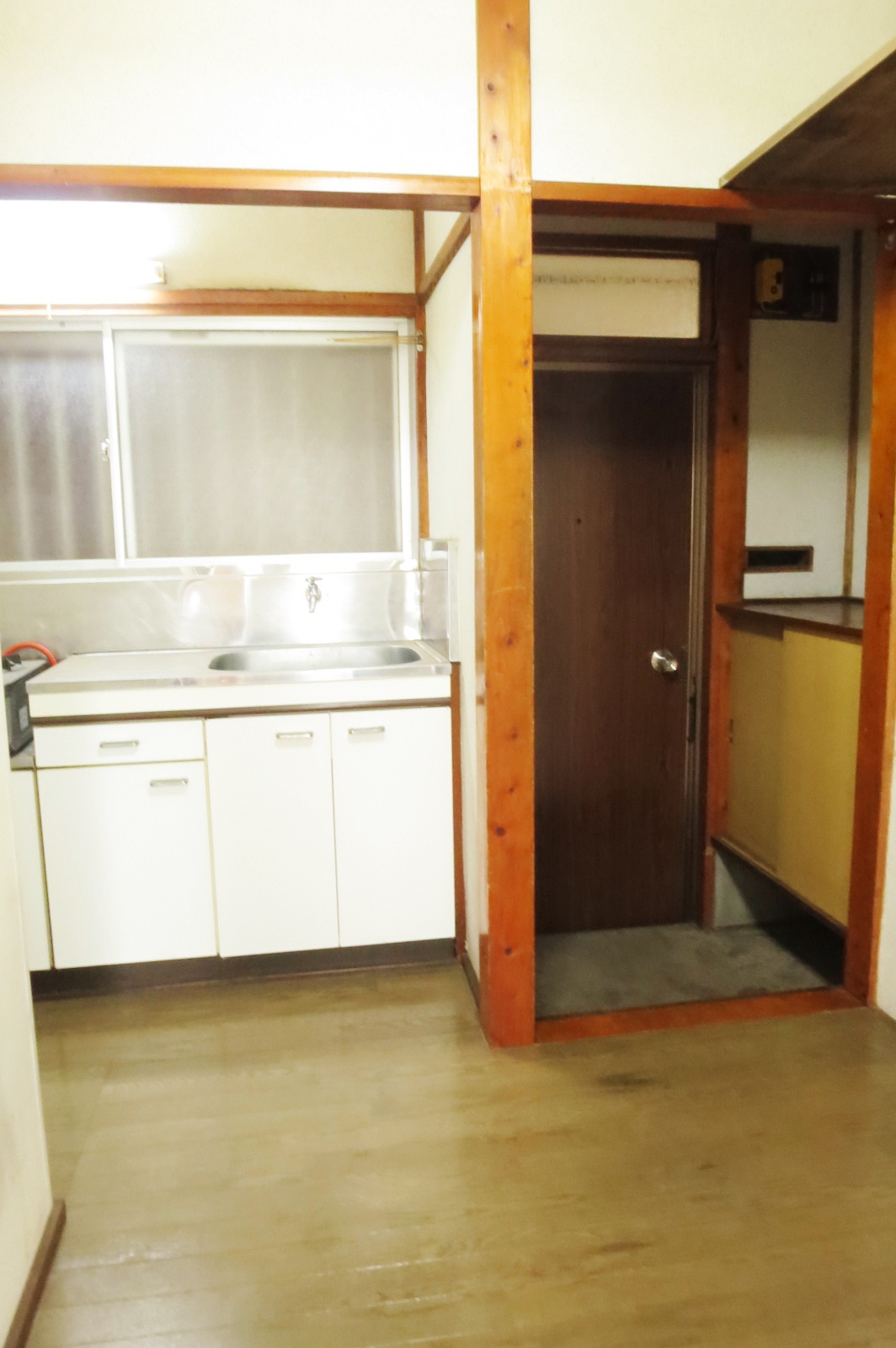 Entrance. With a shoe box