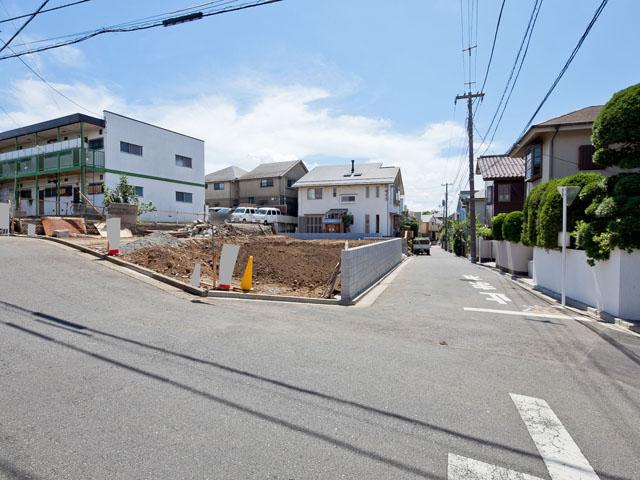 Local photos, including front road. Local (August 2013) Shooting