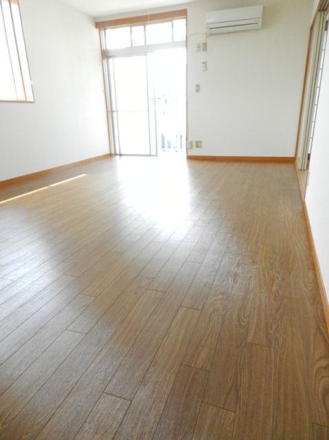 Living and room. 11 Pledge of living dining Sunny