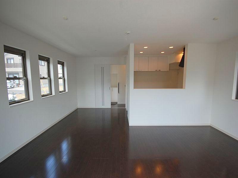 Same specifications photos (living). Seller same specifications