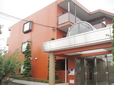 Building appearance. Entrance Entrance