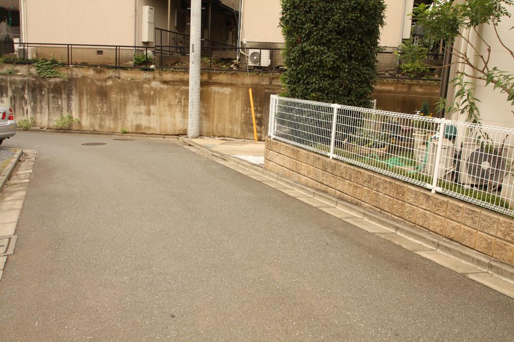 Local photos, including front road. Local (10 May 2013) Shooting