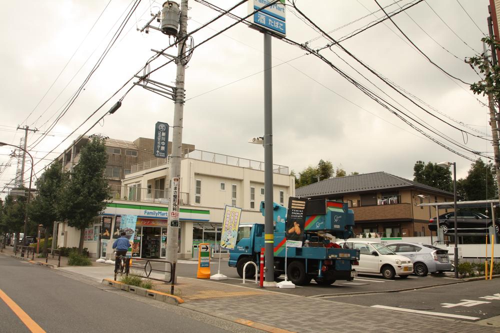 Convenience store. 221m to FamilyMart Sands Mitaka Kitano shop