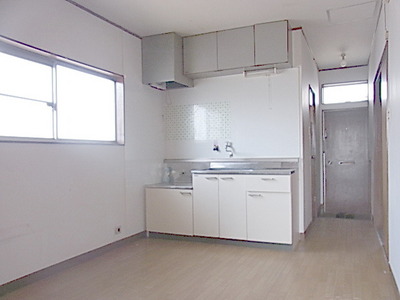 Living and room. Dining kitchen 6 Pledge