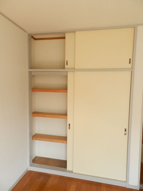 Receipt. Also have a shelf!