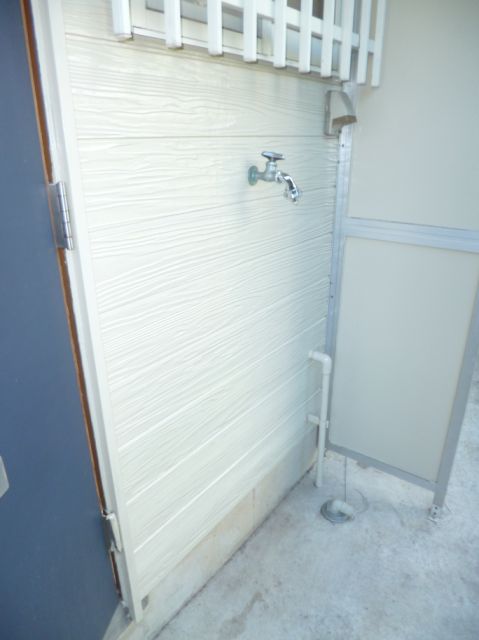 Other room space. Washing machine Storage.