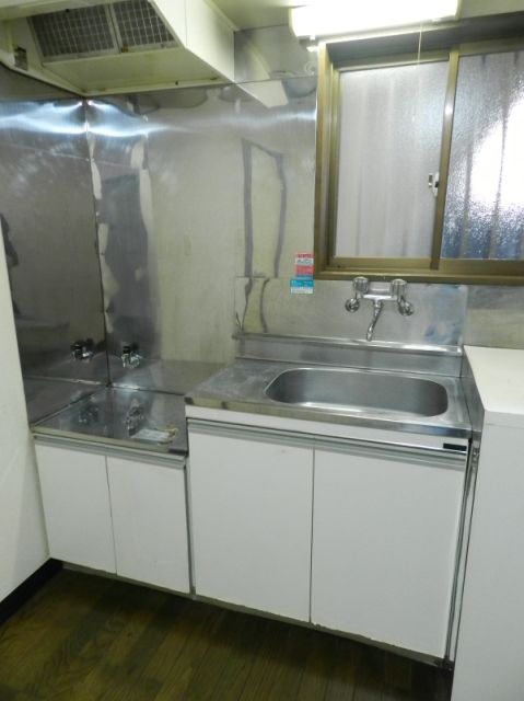 Kitchen. Two-burner gas stove installation Allowed