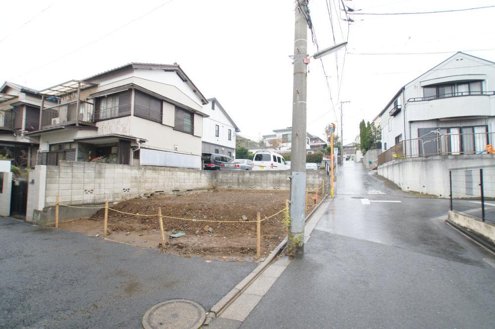 Local land photo. There are available for all room south-facing reference plan. 